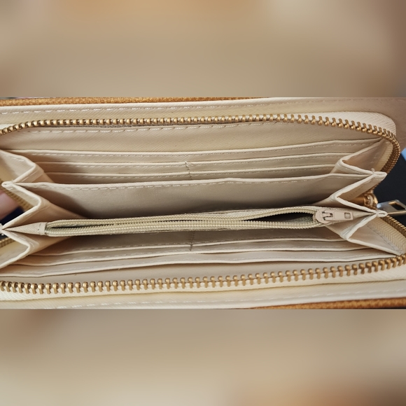 Wallet - Picture 4 of 4